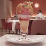 資生堂パーラー - 和歌山県 酒井農園産 あら川の桃のパフェ