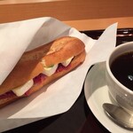 カフェ エクセルシオール - 2015/10 ｺｰﾝﾄﾞﾋﾞｰﾌとｺｰﾋｰ