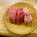 Kaitenzushi Ganko - マグロ三種