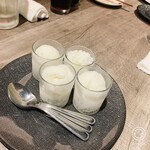 にくがとう - 口直しの杏仁シャーベット