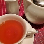 GINZA France-ya - 季節メニューのドリンク。
      紅茶は2杯分あります。