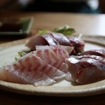 地元産天然お魚とアジアごはん アイワナドゥ 岩戸 - 鮮魚のお造り\630