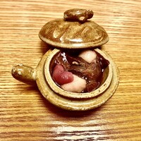 料亭 やまさ旅館 - 内臓の器〜小さな器には、酢和えされた内臓が。茶色が肝臓、白いのが精巣、赤いのが心臓。特に赤い心臓がハートの形♥️とは驚き。味わいというよりグニュっとした食感が面白い。