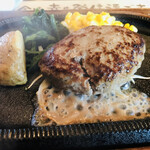 ステーキバンバン牛舎 - 肉汁たっぷり