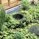 イチリン ハナレ - 中庭の井戸