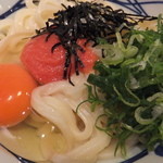 丸亀製麺 - 明太子釜玉うどん ネギたっぷりﾊﾞｰｼﾞｮﾝ