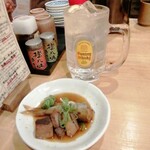 まるたか - お通しはうずわの角煮と小さなむつの煮付  ３００円