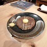 まるたか - 薄く味がついていて、そのまま卵黄と絡めて。