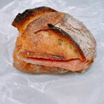 スーリープー - 生ハムとバターのチャバタサンド