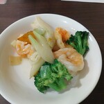 中国旬菜 茶馬燕 - 海老と野菜の馬拉醤炒め