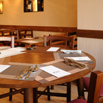 trattoria e poi - 内観6名席（昼）