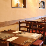 trattoria e poi - 内観4名席（昼）