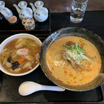 白虎飯店 - 