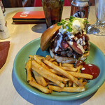 66DINER - マンスリーバーガー「でぃすいずマウント！」」