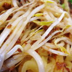 台湾ラーメン（細いモヤシアップ）
