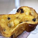 ミツバチ - レーズン入りフレンチトースト