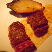 atelier 森本 XEX 鉄板 - エイジングビーフと　もとぶ牛の食べ比べ