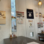 猫丸食堂 - この後はお客さんが続々と来店されて
      ずっと満席でした(^_^;)