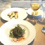 La Brianza - コウイカのグリルブラックオリーブのタプナードとブラックオリーブソース。と、焼き松茸☆　お料理に合わせて選んでいただいたワインはトレビアーノ主体の自然派白ワイン。ワインほどよく甘みとコクありおいしい♡