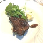 La Brianza - 北海道産子羊の炭火焼き。私ほんとこちらの炭火焼きお料理好き。香ばしくて火入れ具合がちょうどよくて、素材のおいしさが最大限に引き出されてると思う。こちらで食べるとラムおいしいな～っていつも改めて思う