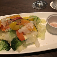 R restaurant & bar - 