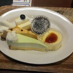 スイーツパラダイス - 秋らしいケーキが多く目立ちました♪