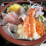 旬処 いさ路 - 新鮮なネタがたっぷり