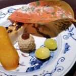 馳走 啐啄一十  - (04)素揚げ銀杏(岐阜県産)
      (05)小海老芋(産地聞き忘れ)、芥子の実、赤味噌ブレンド載せ
      (06)自家製唐墨(長崎県平戸産)
      (07)炭火焼き白甘鯛(静岡県駿河湾産、サスエ前田魚店、5日寝かせ)