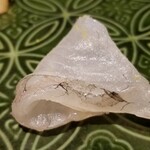 馳走 啐啄一十  - (09)鮃(山口県上関産、広島吉文、5日寝かせ)
      産卵期は冬～初夏、旬は秋～冬
      旬になり脂がのり、旨み&甘みが深い
      前田尚毅氏が9月の広島訪問時に吉文3代目に魚の仕立て方を直伝、その方法で手当て済み