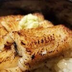 馳走 啐啄一十  - (23)炭火焼き真穴子(対馬列島産)のあなご飯
      鰻とは異なる焼き加減でふわふわとした焼き上がり
      皮は鰻のパリッとは異なり、気持ちシットリさせてあります
      あなご飯で言えば断トツNo.1♪ヽ(´▽｀)/