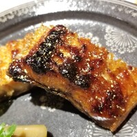 馳走 啐啄一十  - (19)海鰻(山口県産)の蒲焼き
                    2年前に照寿司の鰻職人の焼いた鰻が圧倒的に美味しい！と漏らしてから提供されなくなった鰻(個人的にNo.1)
                    2年の時を経て焼きの技術に磨きがかかり今年一番の鰻を更新！