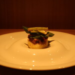 RISTORANTE IL NODO - 小坪漁港 カワハギのベニエ 紫サツマイモ チコリ バーニャカウダ