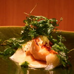 RISTORANTE IL NODO - 秋のホタテ 畑のジャガイモ ベルガモット、ヨモギ添えアップ