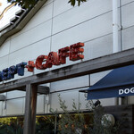 DOG DEPT CAFE - お店の看板