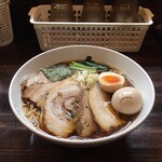 麺座 かたぶつ - 金華豚 追い煮干し中華そばプレミアムversion チャーシュー麺 1300円
