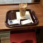 ドトールコーヒーショップ - 「アイスカフェ・ラテ(M)」(326円)