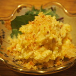 コソラ - 金沙粉がけ燻製ポテサラ