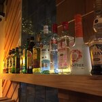 HAKONE TENT BAR - ドラフトビール、地酒、様々な原材料の焼酎、小田原名産の梅を使った梅酒、梅ワイン、国産ウイスキー、カクテルなど各種取り揃えております。