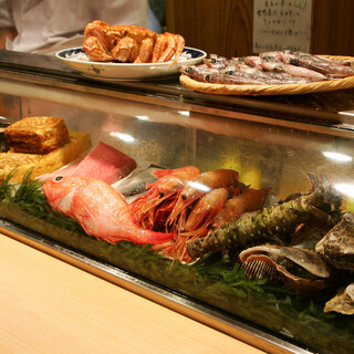 用能將美味的魚更加襯托出來的日本酒，盡享細膩的味道。