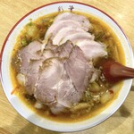 彩華ラーメン  - サイカラーメンバラチャーシュー入り（モモチャーシュートッピング）