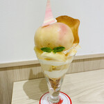 ARROW TREE - 桃まるごとパフェ♡中にはカスタードクリームが♡