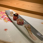 割烹 一楓 - お造り：クエ、クロムツ、本マグロ、鰆の炙り クエ美味しい。一楓のお造り大好き。ここで日本酒に。