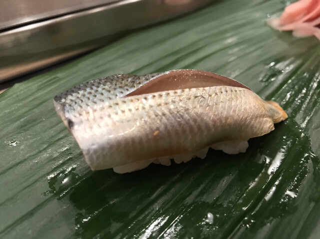 海外メディアからも取材が相次ぎ世界が驚く職人技で作り出される世界最小の米一粒寿司 東京都台東区雷門 By さすらいの旅人 全国各地孤独のグルメ すし屋の野八 のはち 田原町 寿司 食べログ