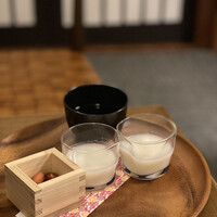 ルアン NIPPONIA HOTEL 奈良 ならまち - ウエルカムドリンクは
                    よく冷えた甘酒