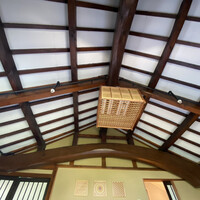 ルアン NIPPONIA HOTEL 奈良 ならまち - 大きな梁
                      高級外車一台分のお値段だそうです。