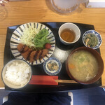 若狭 醤油かつ丼と豚汁 厳選味覚 うまもんや - 