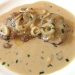 フランス料理グルメ - Ｂランチの肉料理全体画像（付け合わせが別皿！）