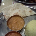シブ マハール - お代わり攻撃のナンを1切れもらいました