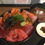 居酒屋 希SAKU - まぐろサーモンいくら三色丼1200円税込