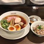 らーめん 鉢ノ葦葉 - 醤油らー麺 くんたまTP 味ごはん小 味変ミンチ